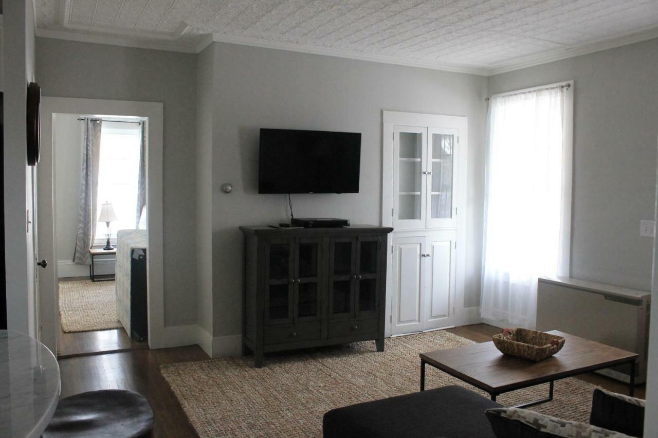 New One Bedroom Apartment Near Lake Winnipesaukee Wolfeboro Exterior photo